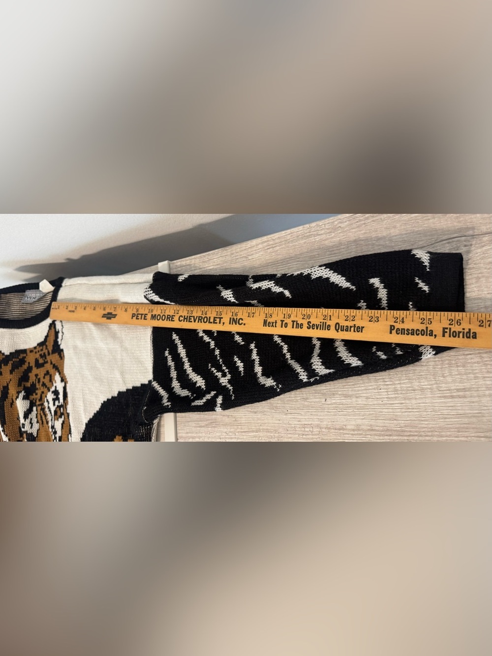 Vintage 90s Venezia Tiger Acrylic Knit Sweater Loose Oversized One Size Fit Most - Picture 9 of 11